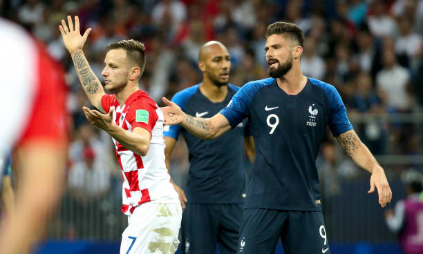 赛季表现和 赛季表现和